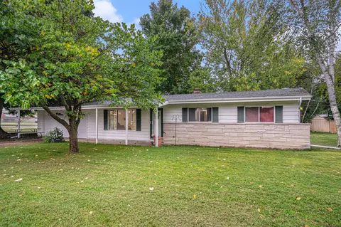431 11th, Three Rivers, MI 49093 photo 5