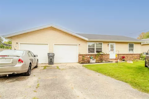 717 Lewiston, Watervliet, MI 49098
