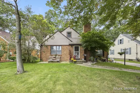 2614 Forest Grv, Wyoming, MI 49519