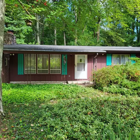 6227 Hillview, Sawyer, MI 49125