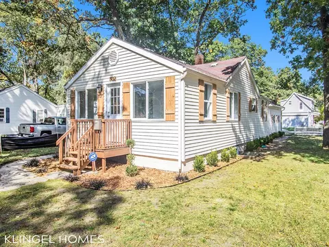 1392 Flower, Muskegon, MI 49442