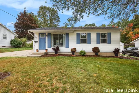 157 Lincoln, Rockford, MI 49341