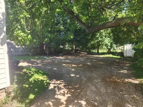 121 S Forbes, Jackson, MI 49203 photo 2
