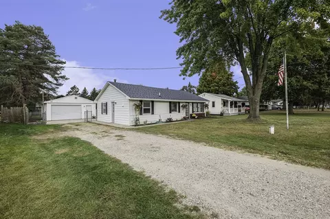 4154 18th, Dorr, MI 49323 photo 2