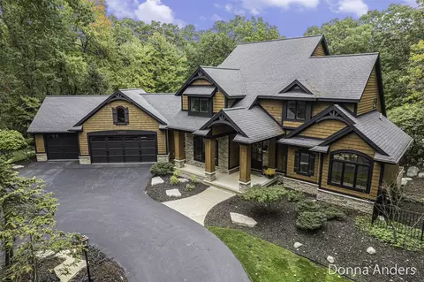 2500 Sturbridge, Ada, MI 49301