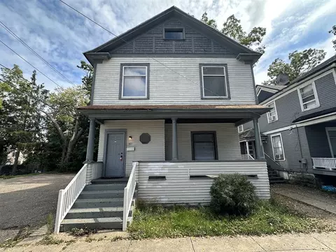 421 Bellevue, Kalamazoo, MI 49007