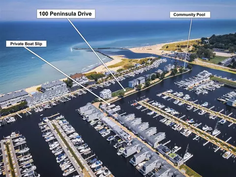 100 Peninsula #10, New Buffalo, MI 49117