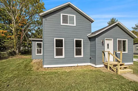 324 E Michigan, Three Rivers, MI 49093 photo 3