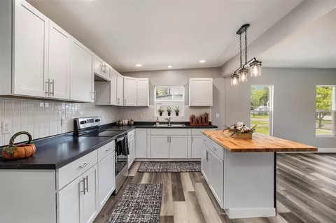 324 E Michigan, Three Rivers, MI 49093 photo 16