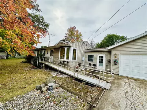 1317 Woodridge, Muskegon, MI 49442