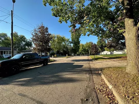 1625 Hanchett, Grand Rapids, MI 49504