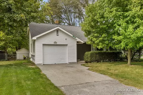 325 N Locust, Wayland, MI 49348