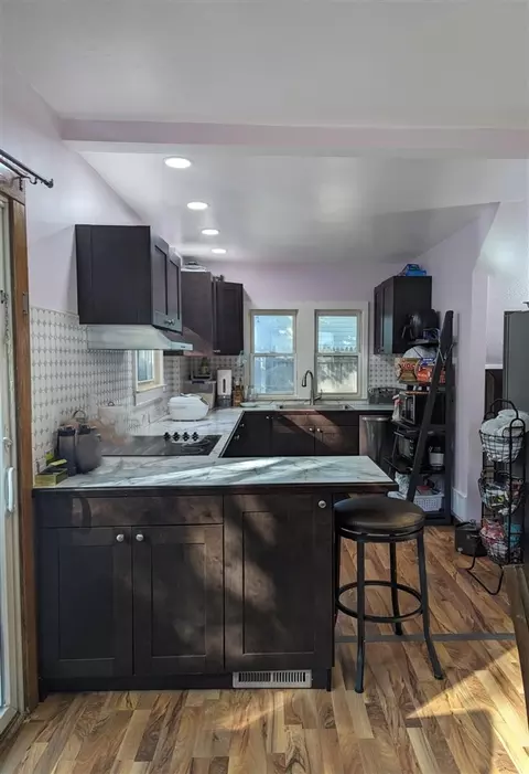 226 N Wisner, Jackson, MI 49202 photo 6