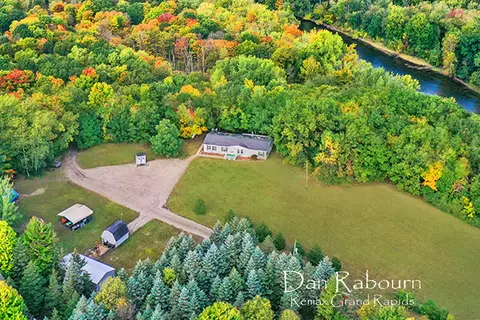 11197 S Trillium, Grant, MI 49327