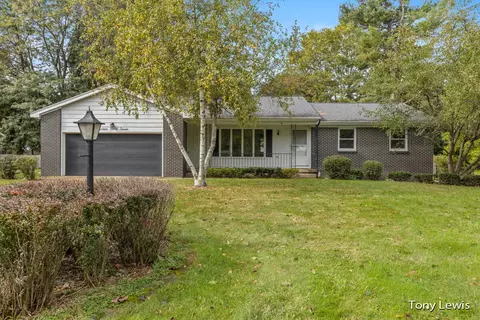1447 Sierra, Grand Rapids, MI 49534