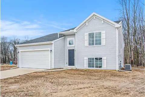 366 Lotz, Wayland, MI 49348