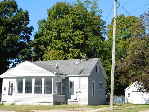 310 W Delaware, Decatur, MI 49045