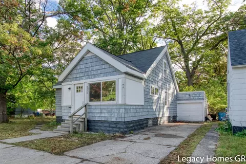 2828 Riordan, Muskegon, MI 49444