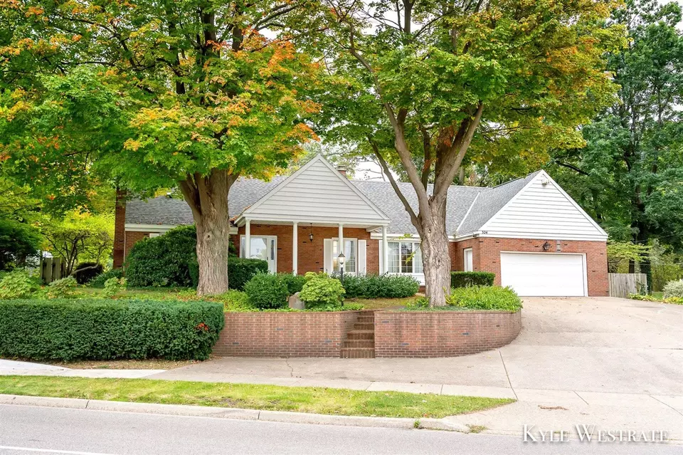 324 E 16th, Holland, MI 49423 43 Photos Movoto