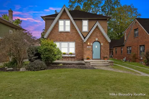 2209 Paris, Grand Rapids, MI 49507