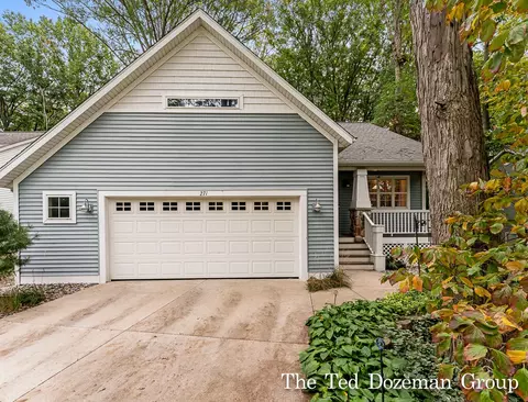 271 N Division, Holland, MI 49424