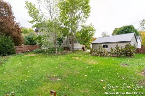 617 S Broas, Belding, MI 48809 photo 40