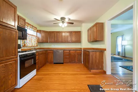 617 S Broas, Belding, MI 48809 photo 10
