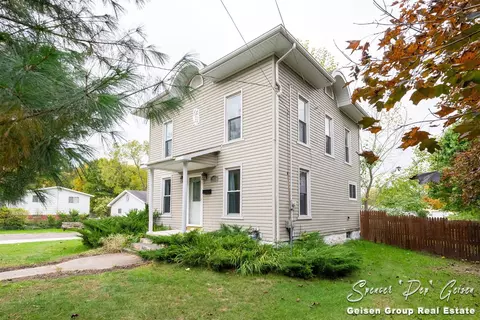 617 S Broas, Belding, MI 48809 photo 4
