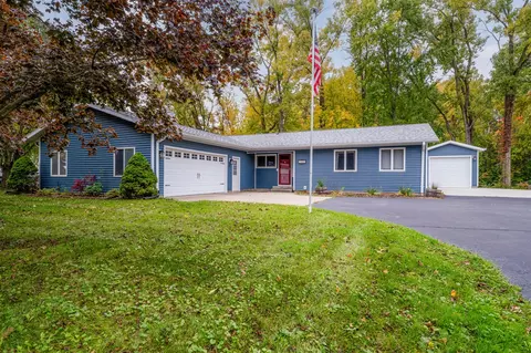 5460 Newton, Coloma, MI 49038