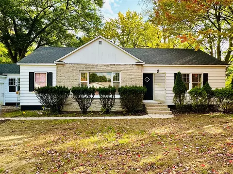 1283 W Hile Rd, Norton Shores, MI 49441