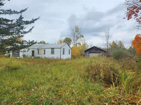 5261 Almy, Edmore, MI 48829 photo 4