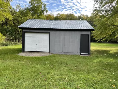 1181 Marshall, Tekonsha, MI 49092 photo 3