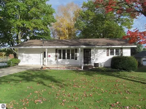207 S S Pne, Mcbain, MI 49657
