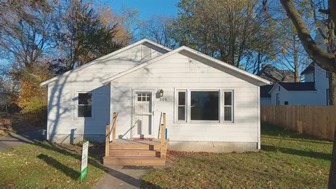 206 N Gremps, Paw Paw, MI 49079