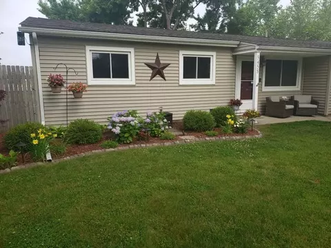 5458 S San Martine, Stevensville, MI 49127