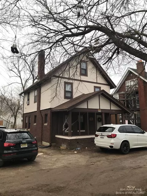 1206 Cambridge, Ann Arbor, MI 48104