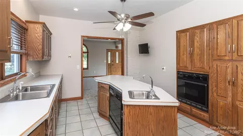 1205 E Mcdevitt, Jackson, MI 49203 photo 28