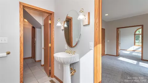 1205 E Mcdevitt, Jackson, MI 49203 photo 41