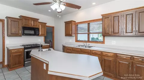 1205 E Mcdevitt, Jackson, MI 49203 photo 23