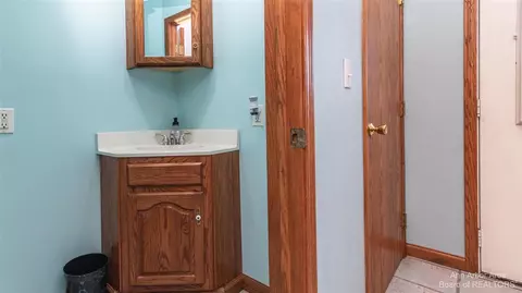 1205 E Mcdevitt, Jackson, MI 49203 photo 14