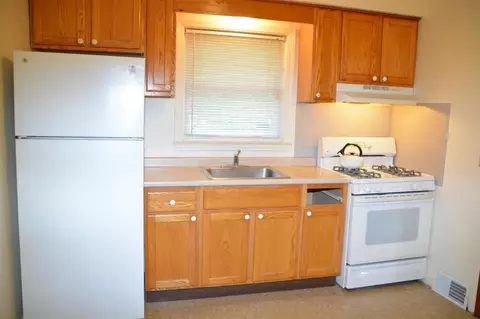 3350 Cadillac, Wayne, MI 48184 photo 6