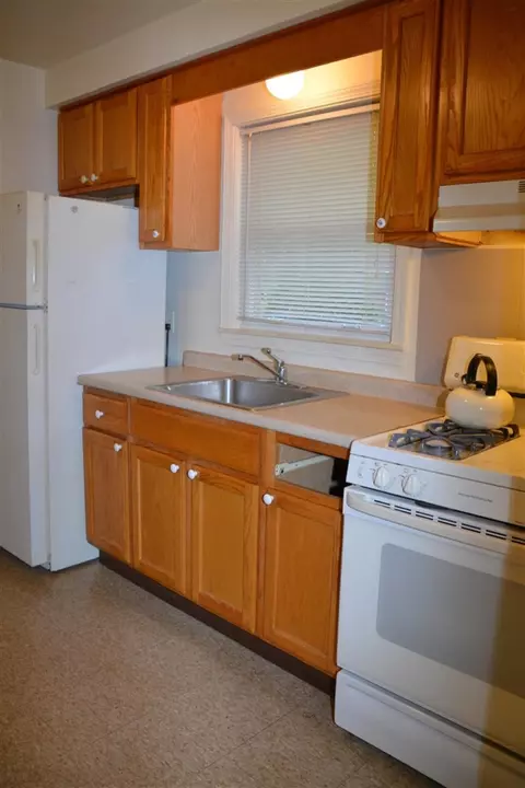 3350 Cadillac, Wayne, MI 48184 photo 7