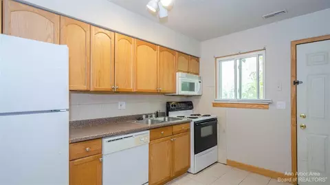 1923 Dexter, Ann Arbor, MI 48103 photo 7