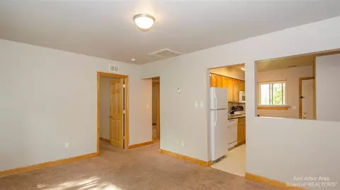 1923 Dexter, Ann Arbor, MI 48103 photo 3
