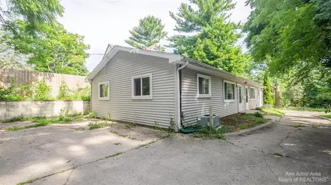 1923 Dexter, Ann Arbor, MI 48103 photo 2