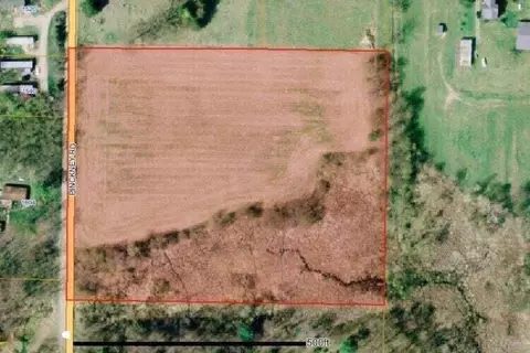 1607 Pinckney, Saranac, MI 48881