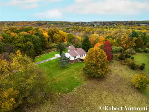 2457 Grand Riv, Grand Rapids, MI 49525