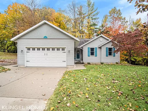 391 Park, Fruitport, MI 49415