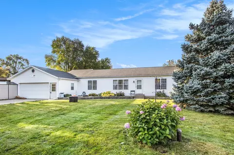 374 Kenneth, Plainwell, MI 49080 photo 2