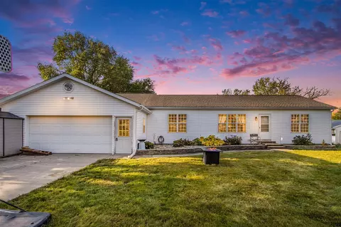 374 Kenneth, Plainwell, MI 49080